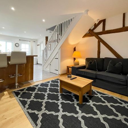 Immaculate Barn Annexe Close To Stansted Airport 그레이트던모 외부 사진