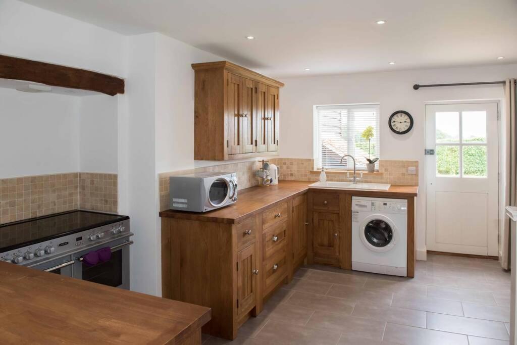 Immaculate Barn Annexe Close To Stansted Airport 그레이트던모 외부 사진